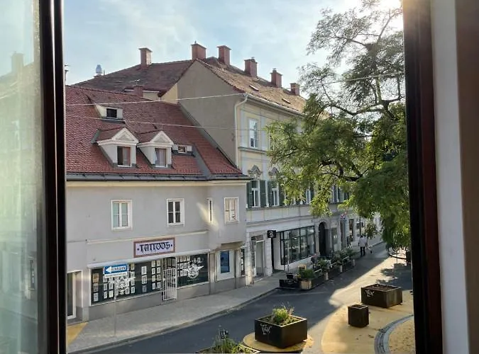 Zentrum & Parkmoeglichkeit * Γκρατς