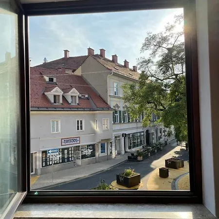 Zentrum&parkmöglichkeit * Graz